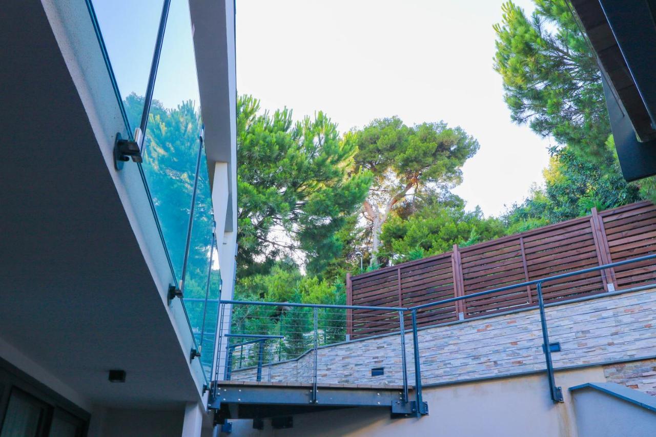 Appartement H11 Luxury 12B Porto - Piscina - Jacuzzi à Santo Stefano al Mare Extérieur photo
