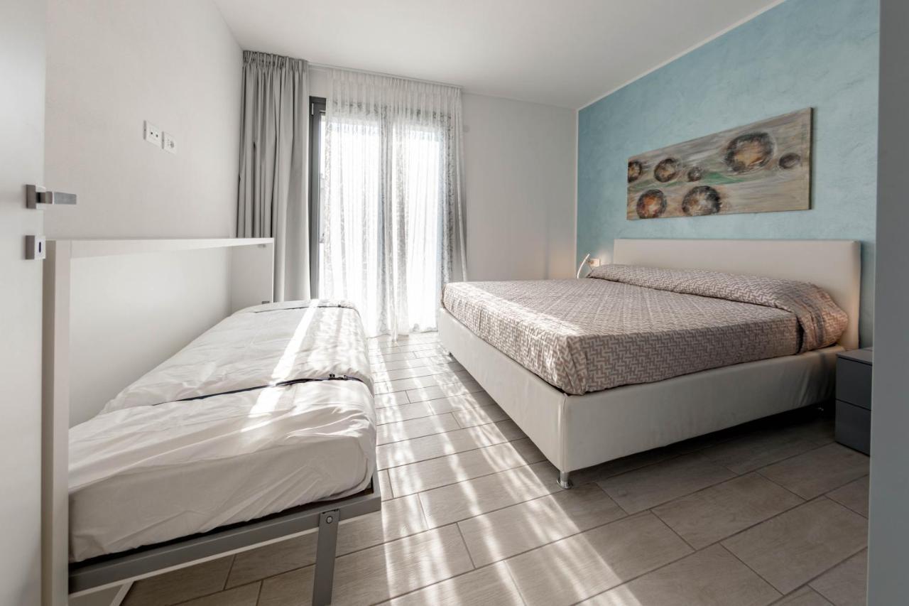 Appartement H11 Luxury 12B Porto - Piscina - Jacuzzi à Santo Stefano al Mare Extérieur photo
