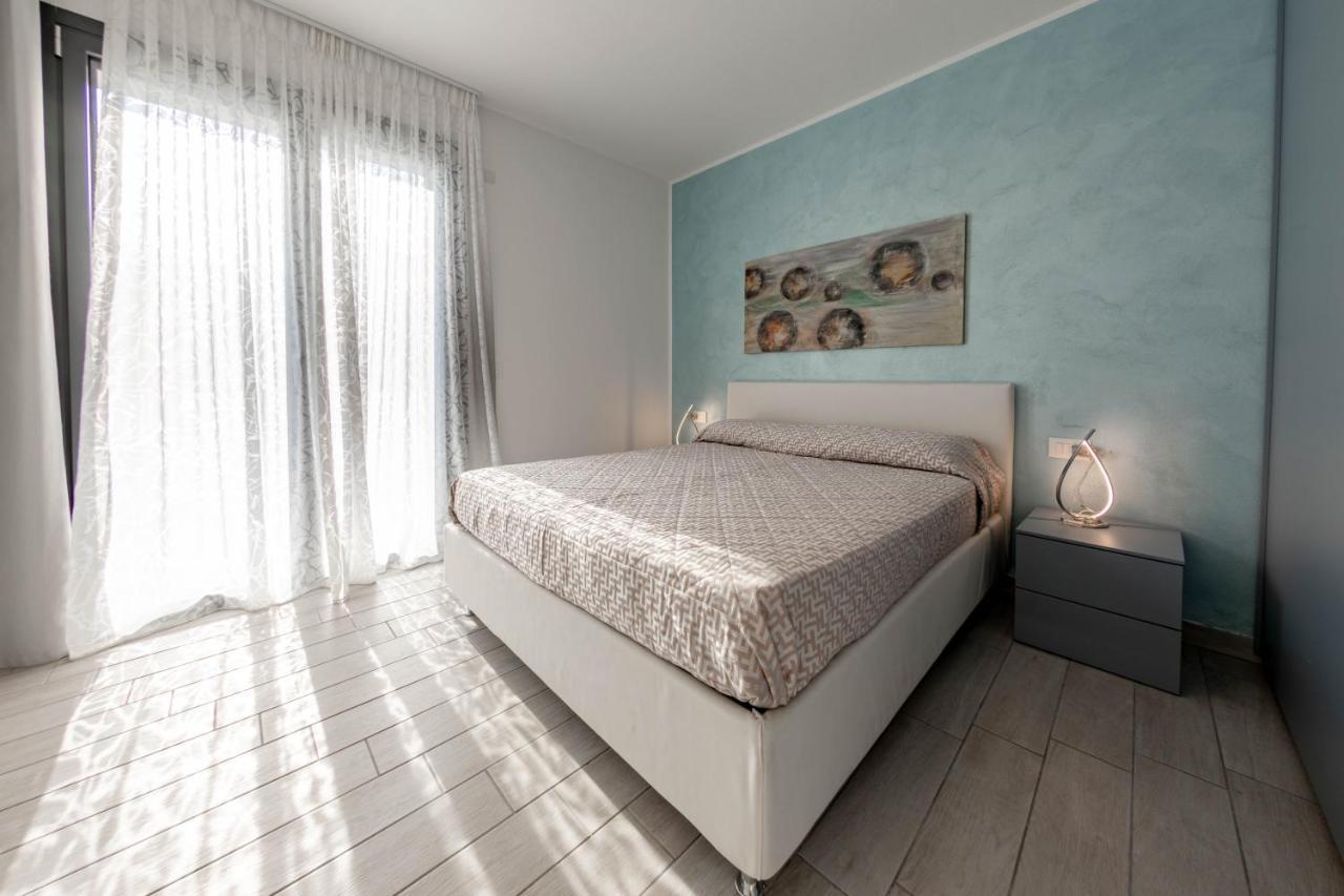 Appartement H11 Luxury 12B Porto - Piscina - Jacuzzi à Santo Stefano al Mare Extérieur photo