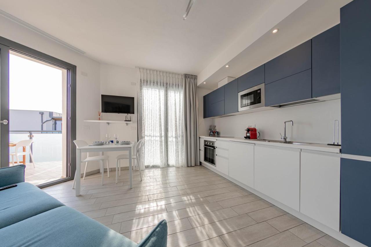 Appartement H11 Luxury 12B Porto - Piscina - Jacuzzi à Santo Stefano al Mare Extérieur photo